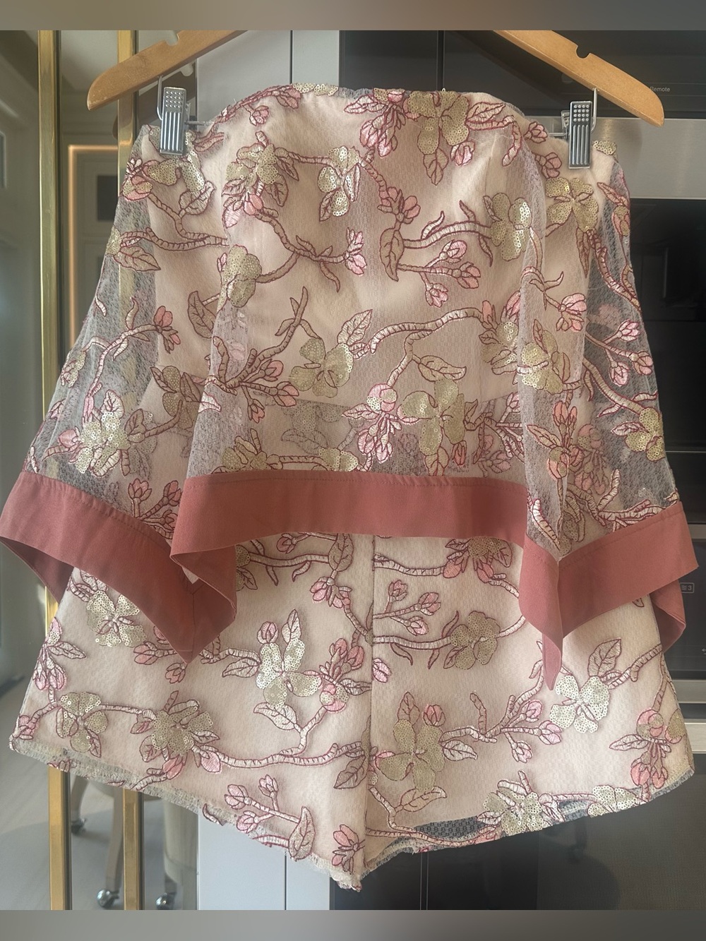 L'atiste NWOT Blush Pink Rose Gold Embroidered Off Shoulder Bodice Playsuit - Picture 4 of 9